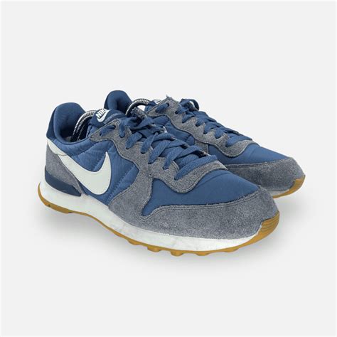 nike internationalist maat 45